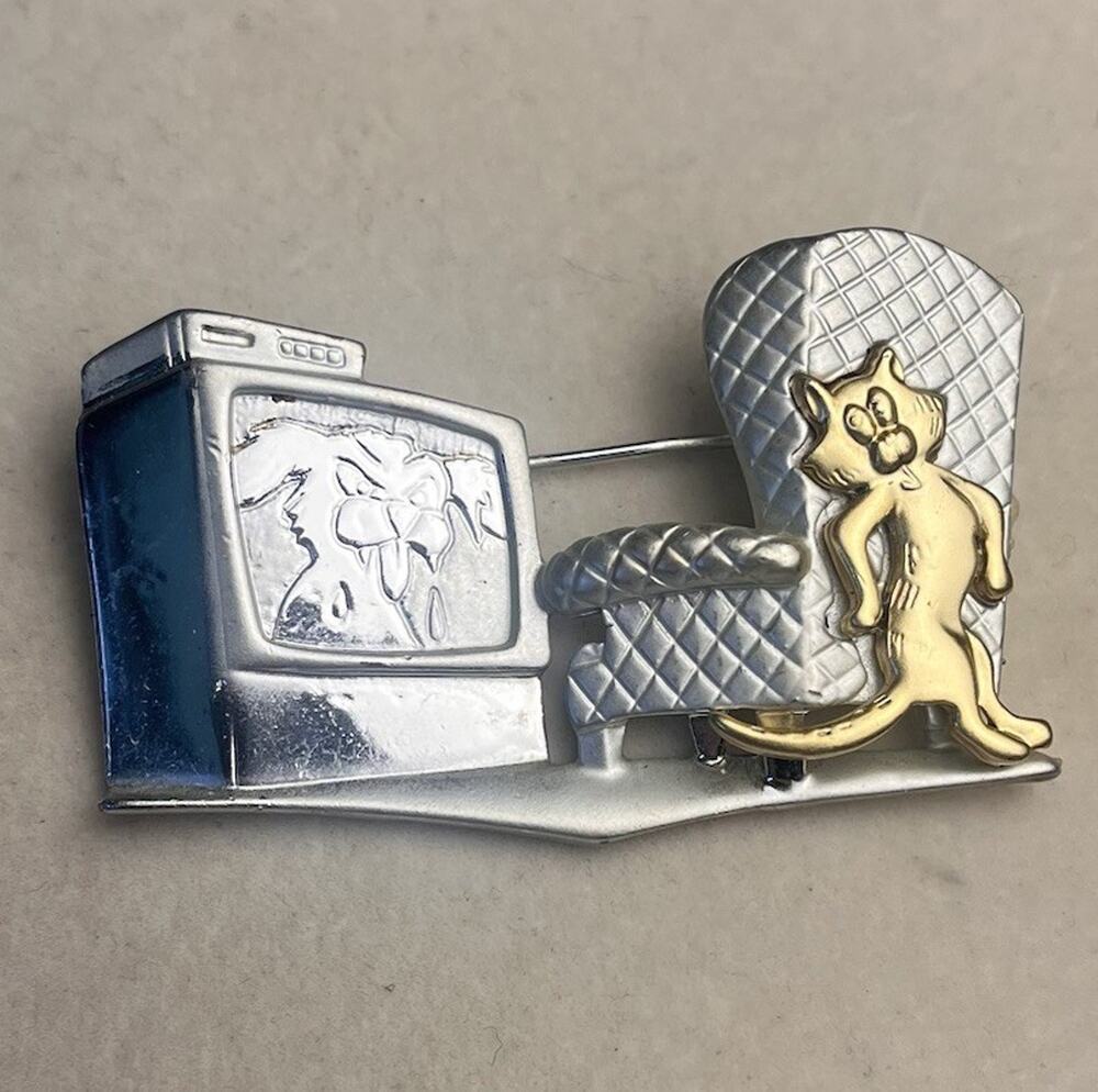Vintage AJC Cat TV Brooch Gold Silver Tone Retro Hiding Kitty Pin Novelty 1.5x2"